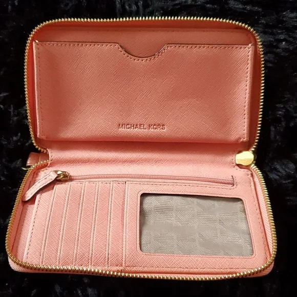 Michael Kors EUC Peach Wallet - Picture 6 of 7